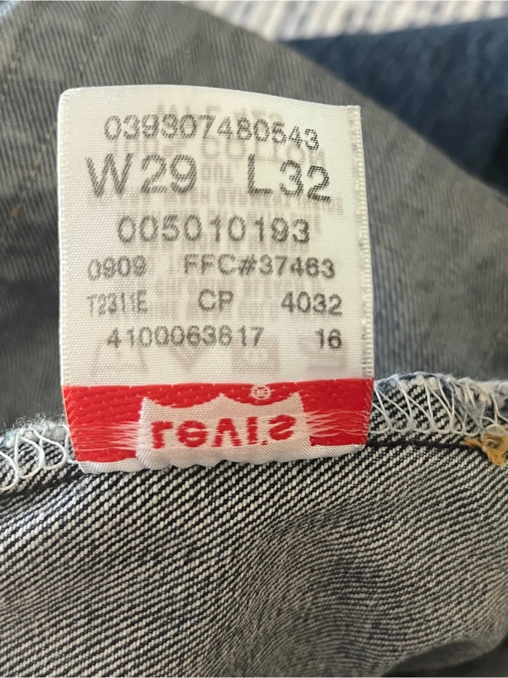 Levi's Men's Dark Wash Straight Leg Button Fly  5 Pocket Jeans 29x32